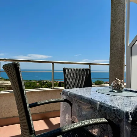 Apartment на морето ,,sun Gate” град Byala (Varna)